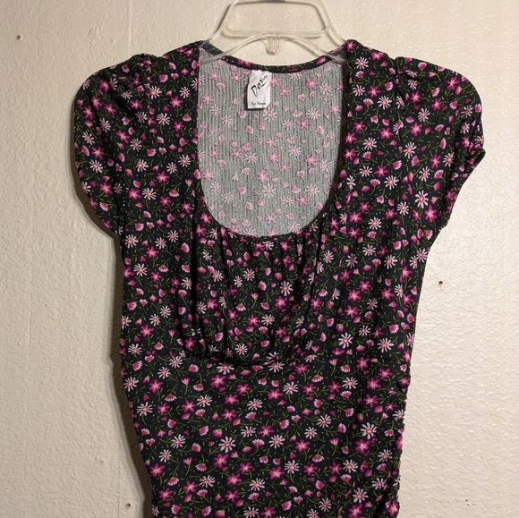 Doris Floral Print Dress with Ruched Sides Size Medium Preown - Picture 3 of 5